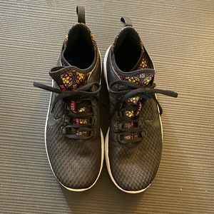 Size 8 Black Nike air